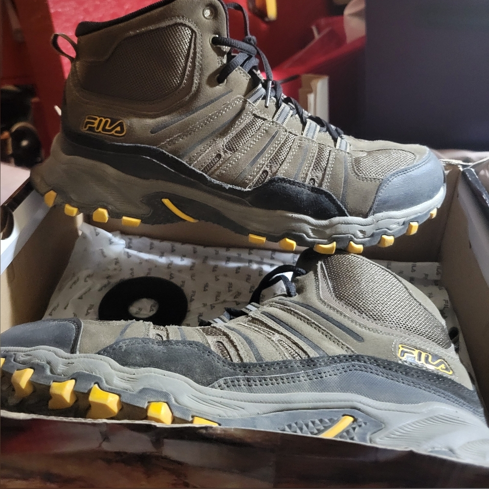 Fila Men's Hiking Boots - Brown and Yellow